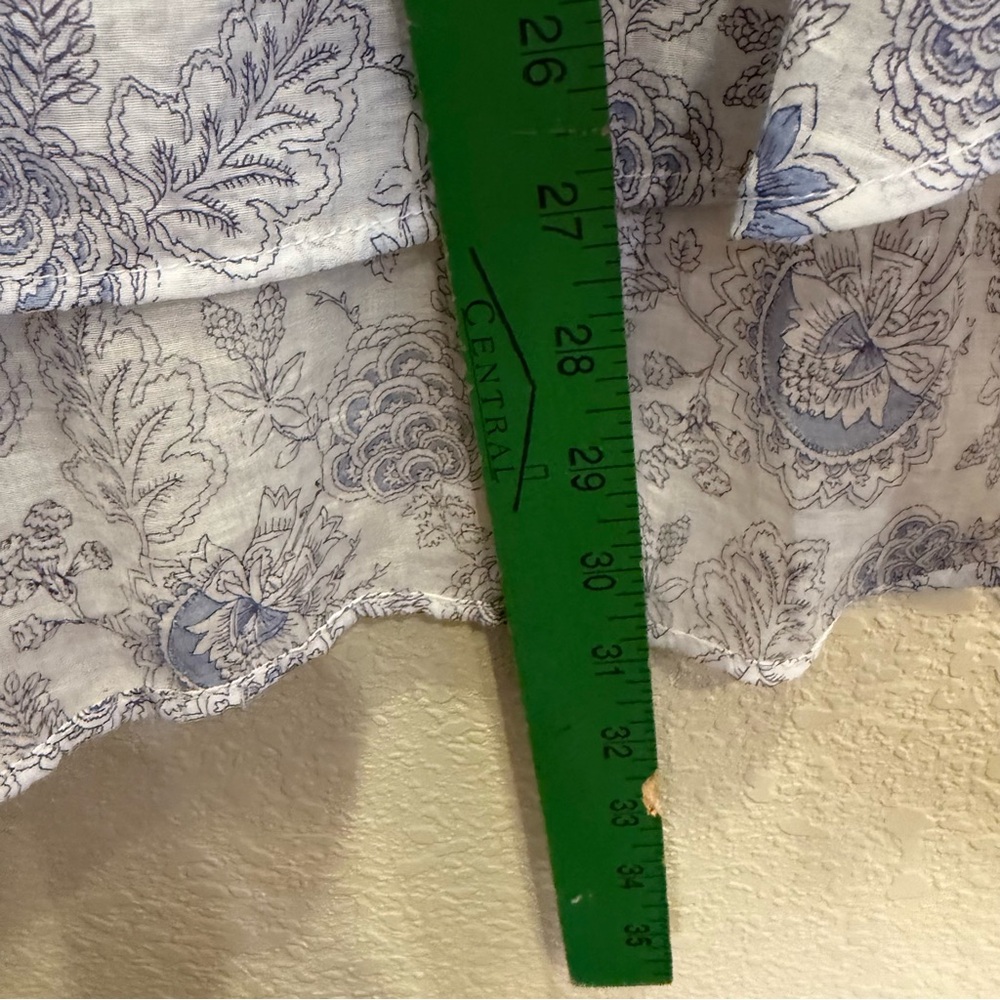 Vince Camuto Women’s Lightweight Flowy Blue Lilac and White Paisley Blouse sz XL - Picture 10 of 10